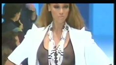 Tyra-Banks-Visible-big-tits-and-nipples-in-1993.mp4 thumbnail