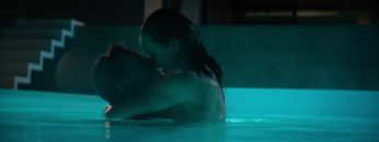 Taylor-Schilling-Pool-Sex-Scene-The-Titan-2018.mp4 thumbnail
