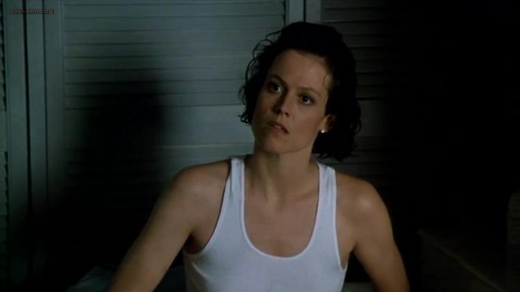 Sigourney weaver nude pictures