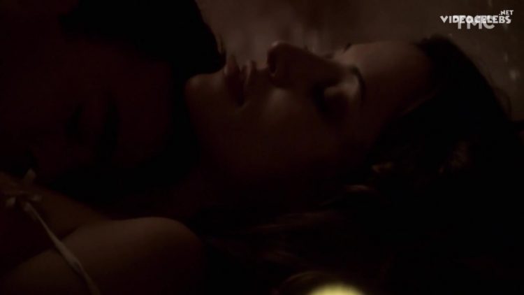 Sex scene - A Trace of Danger (2010)