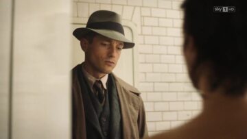 Nude - Babylon Berlin s02e01-02 (2017) with  Hannah Herzsprung & Leonie Benesch