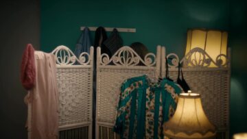 Katrina-Bowden-Sexy-Public-morals-s01e01-2015.mp4 thumbnail