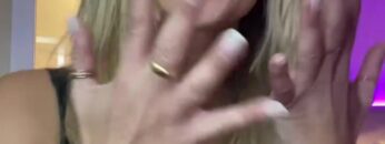 Caroline-Noeding-Sexy-Dekollete-Video.mp4 thumbnail