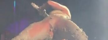 Doja-Cat-Sexy-on-stage.mp4 thumbnail