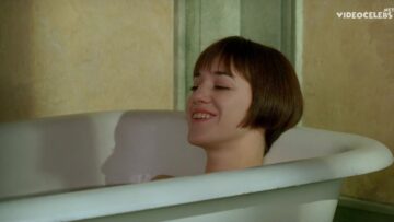Charlotte-Gainsbourg-Nude-Anna-Oz-1996.mp4 thumbnail