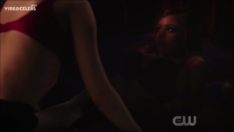 Sexy - Riverdale s03e15 (2019) with Vanessa Morgan