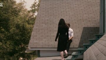 Carrie-Anne-Moss-Sexy-Fireflies-in-the-Garden-2008.mp4 thumbnail