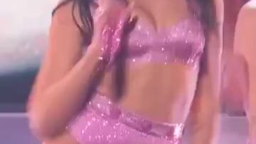 Dua-Lipa-Cameltoe-on-stage.mp4 thumbnail