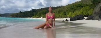 Elsa-Hosk-Sexy-pink-bikini-2024.mp4 thumbnail