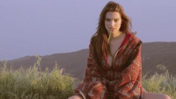 Emily-Ratajkowski-Sexy-Galore-Magazine-2013​.mp4 thumbnail