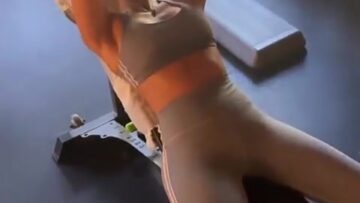 Jessica-Alba-Sexy-workout.mp4 thumbnail