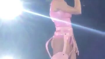 Katy-Perry-Showing-her-ass-on-stage.mp4 thumbnail