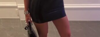 Kylie-Jenner-Sexy-tight-dress.mp4 thumbnail