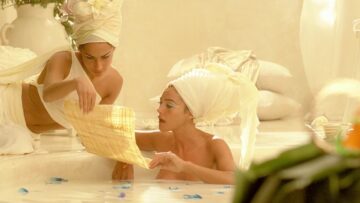 Monica-Bellucci-Nude-Asterix-Obelix-Mission-Cleopatra-2002.mp4 thumbnail