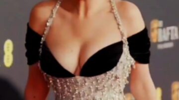 Selena-Gomez-Slow-Motion-boobs-bounce.mp4 thumbnail