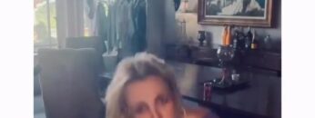 Britney-Spears-Nude-tit-slip.mp4 thumbnail