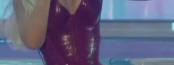 Christina-Aguilera-Sexy-on-stage.mp4 thumbnail