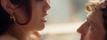 Robin-Wright-Olivia-Cooke-Sexy-The-Girlfriend-s01e01-2025.mp4 thumbnail