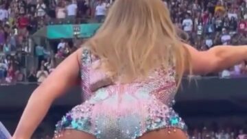 Taylor-Swift-Sexy-on-stage.mp4 thumbnail