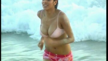 Collien-Fernandes-Sexy-Bikini-Clip.mp4 thumbnail