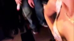 Gwen-Stefani-Sexy-cleavage-2019.mp4 thumbnail