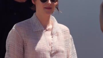 Kristen-Stewart-Braless-see-through.mp4 thumbnail