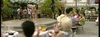 Loona-Nippel-Die-Fruehlingsshow-01.04.2012.mp4 thumbnail