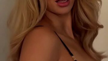 Larissa-Neumann-Sexy-Dessous-Video.mp4 thumbnail