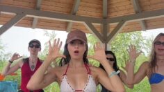 Nina-Chuba-Zeigt-ihren-Korper.mp4 thumbnail