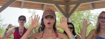 Nina-Chuba-Zeigt-ihren-Korper.mp4 thumbnail