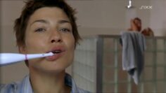 Tina-Ruland-Nackt-Vier-Kusse-und-eine-E-Mail-2003.mp4 thumbnail