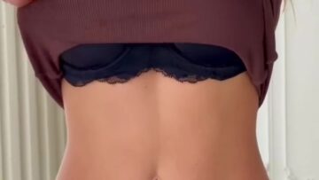 Sydney-Sweeney-Showing-off-her-body.mp4 thumbnail